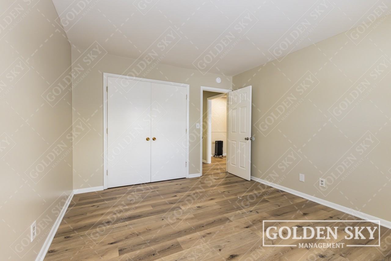 4611 South Madison Street - Photo 6 of 10