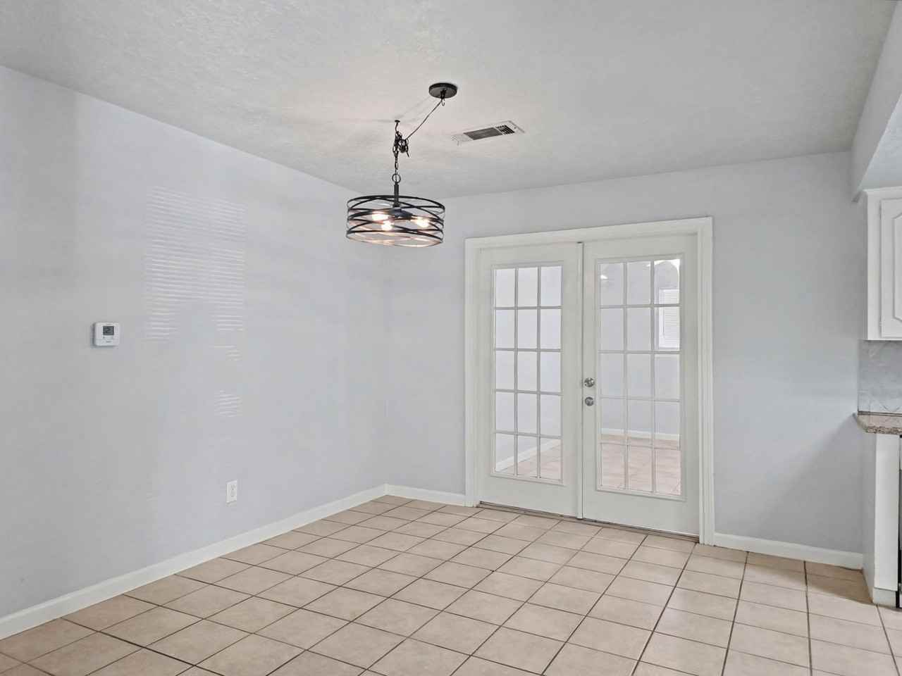 9119 Glenbury Dr - Photo 4 of 20