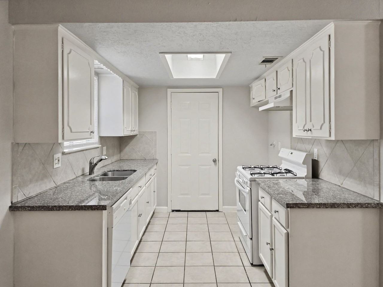 9119 Glenbury Dr - Photo 6 of 20