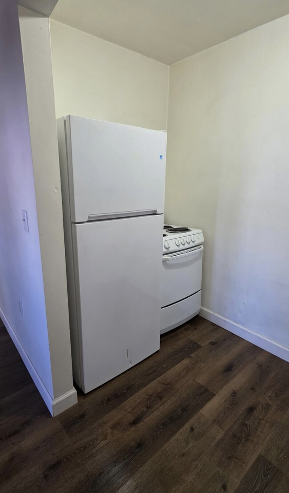 560 East Main Street - Photo 2 of 5