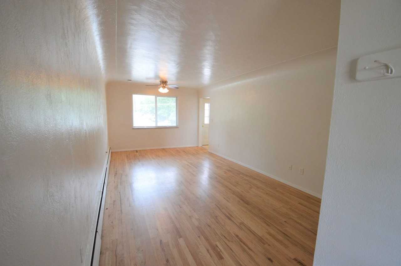 911-933 Portland Place - Photo 4 of 23