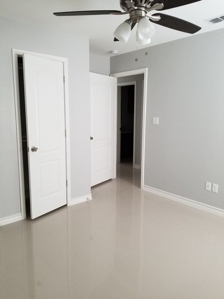 Phase Two Stone Oak Apartments - Photo 3 of 8