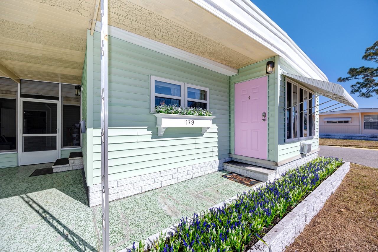 7001 142nd Avenue North #179 - Photo 5 of 38