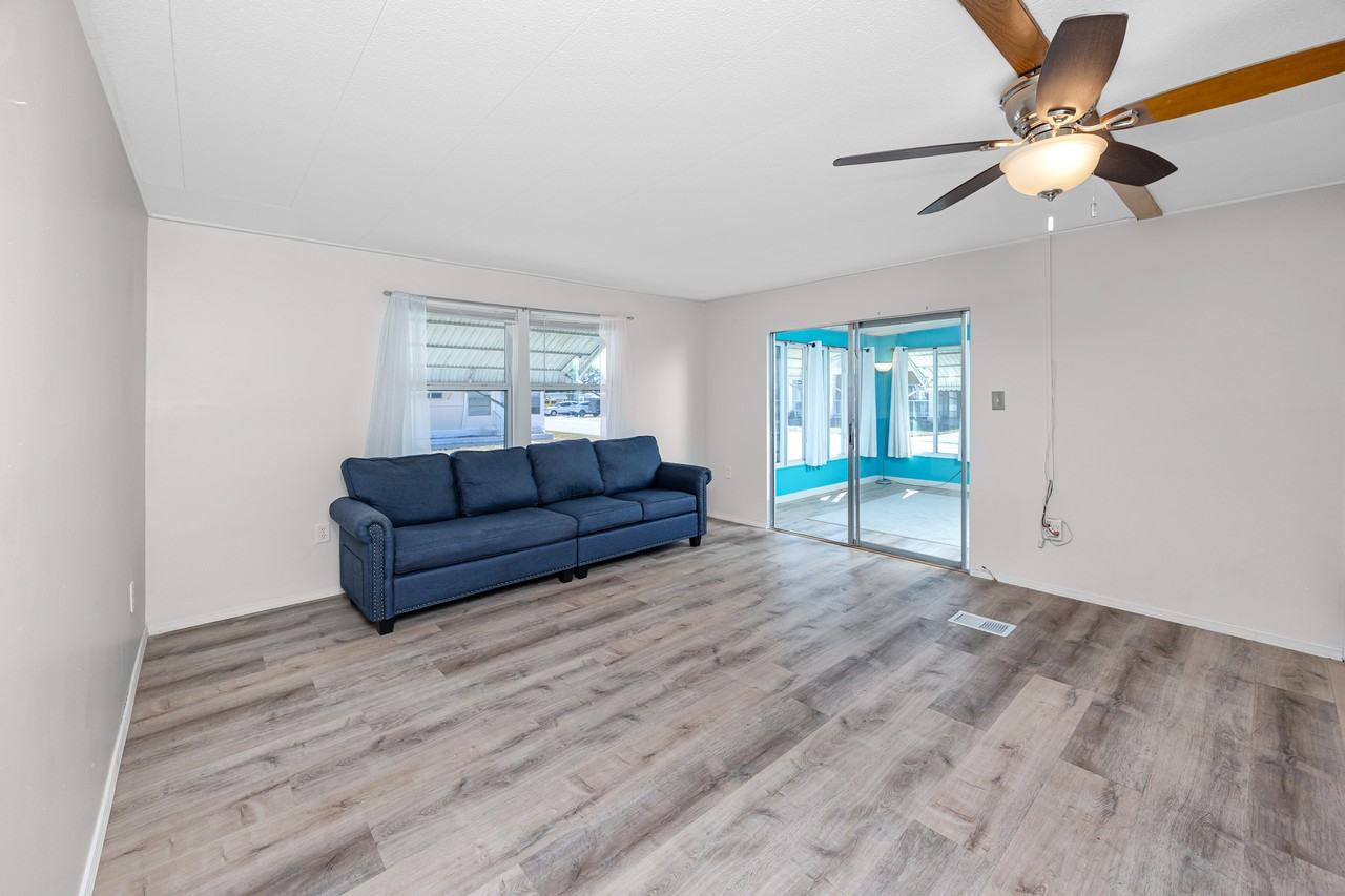 7001 142nd Avenue North #179 - Photo 6 of 38