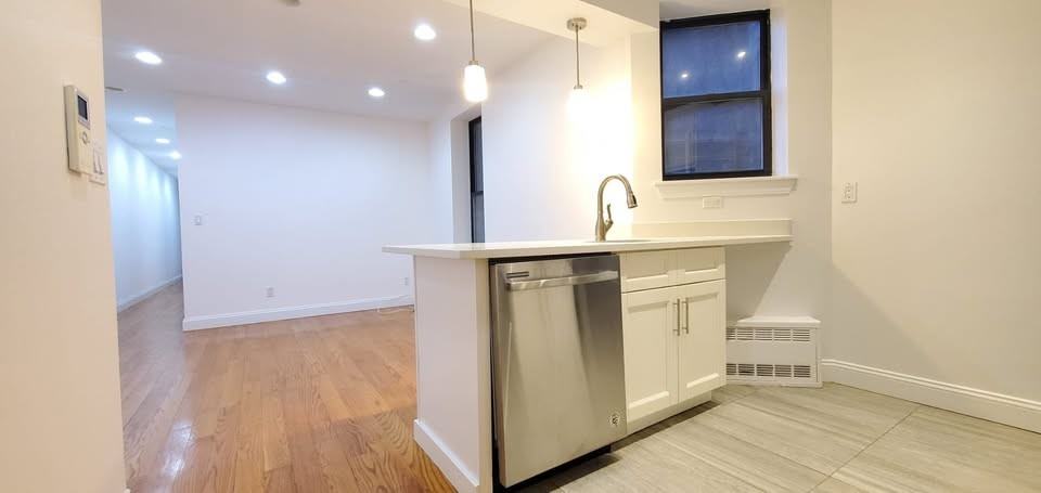 28 West 132nd Street #3C - Photo 4 of 9