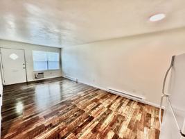 featured image of 302 N Spring St