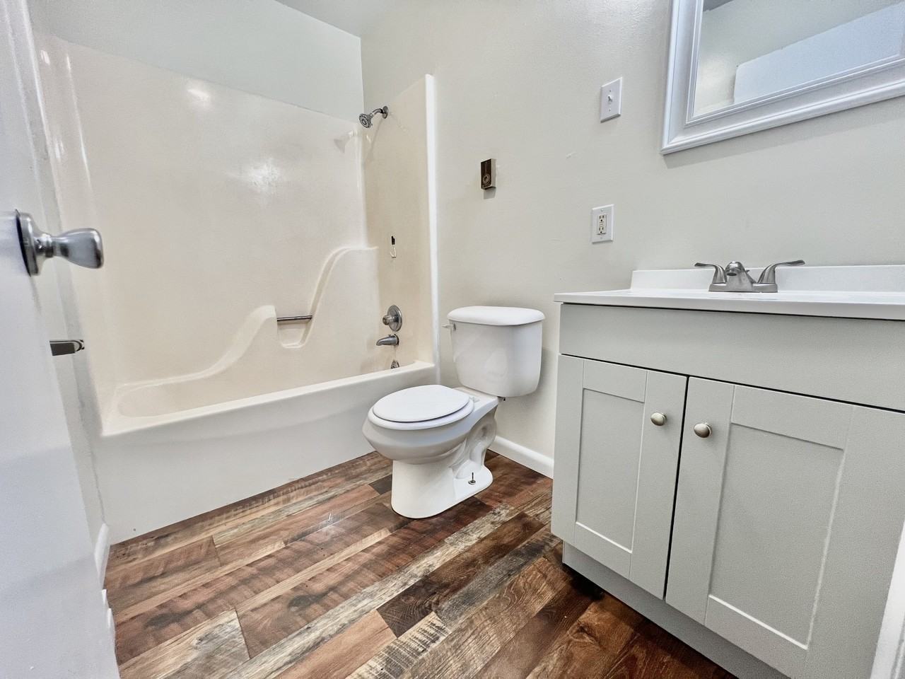 302 North Spring Street - Photo 6 of 14