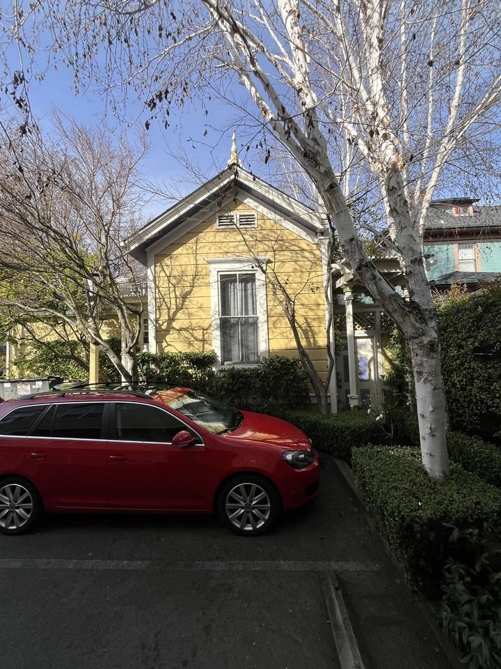 235-9 - Photo 3 of 8