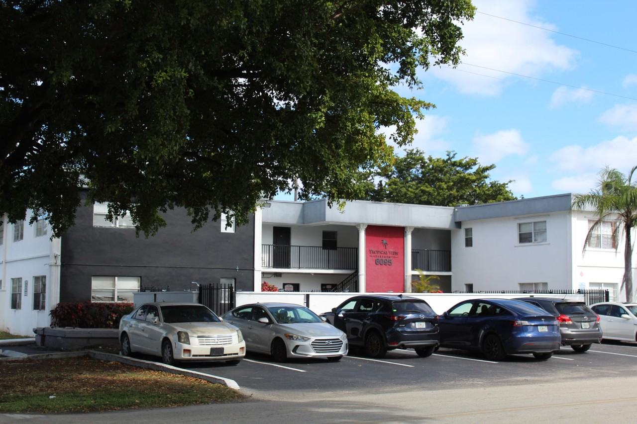 Tropical View Apartments - Photo 7 of 46