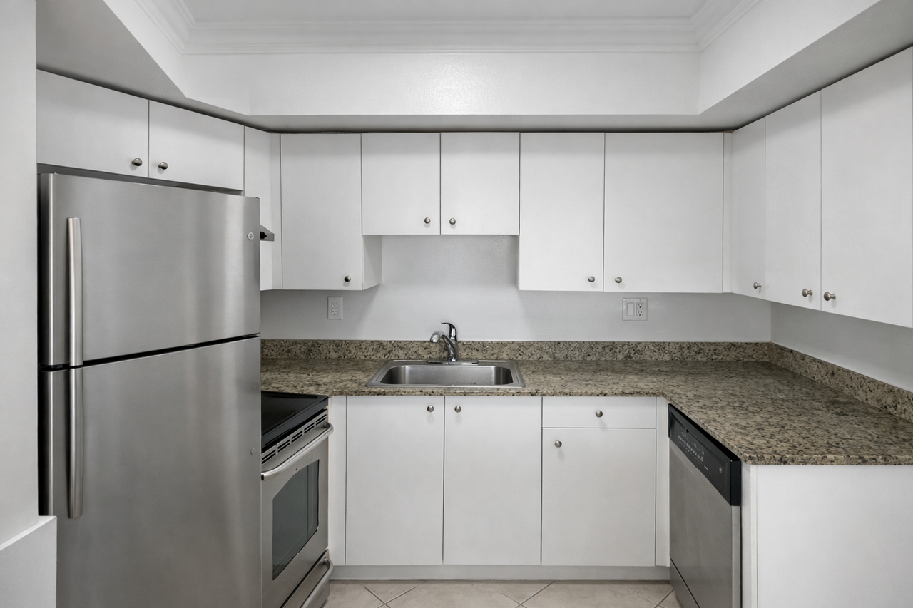 8 SE 19th Ave  Pompano Beach, FL 33060 - Photo 3 of 6