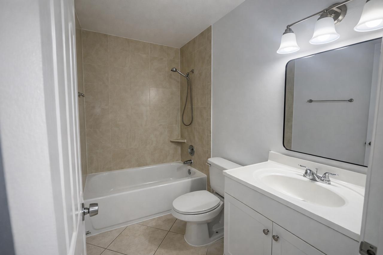 8 SE 19th Ave  Pompano Beach, FL 33060 - Photo 5 of 6