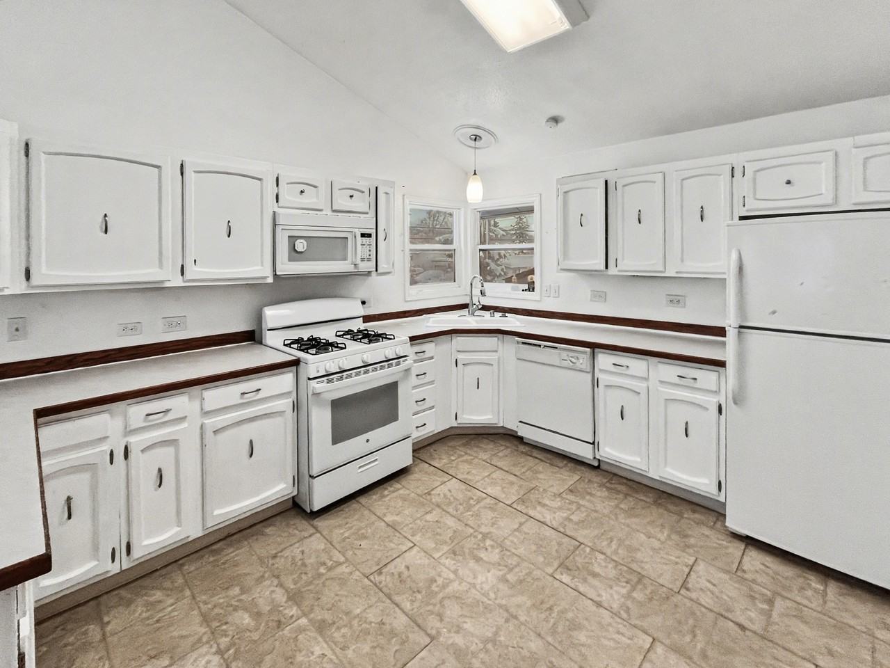 822 Lane Street - Photo 4 of 10