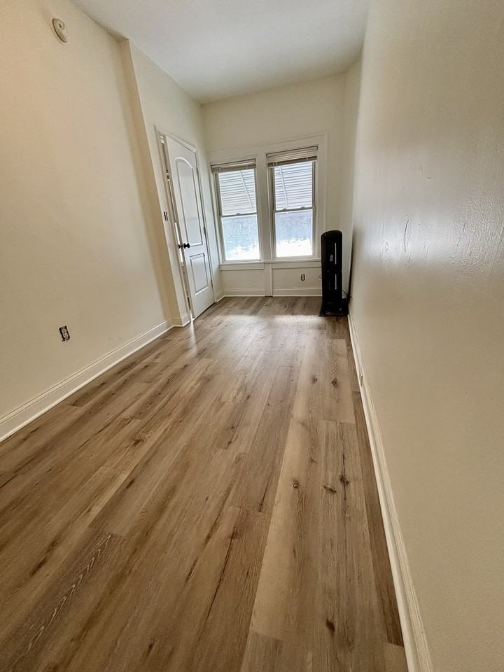 16808 Madison Avenue - Photo 4 of 15