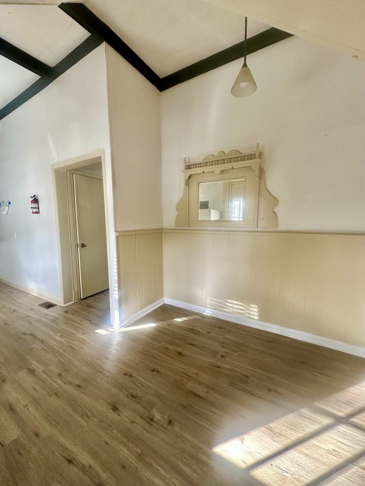 501 West Gordon Street - Photo 2 of 10