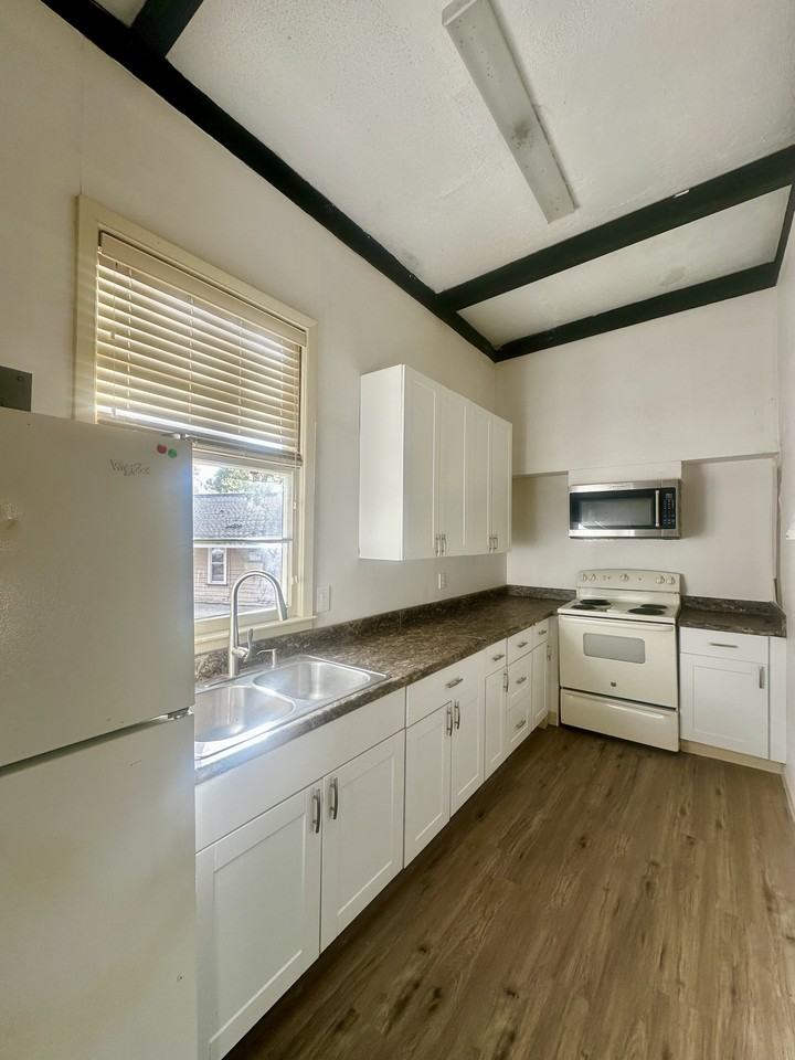 501 West Gordon Street - Photo 3 of 10