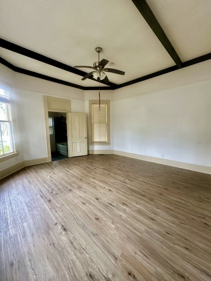 501 West Gordon Street - Photo 5 of 10