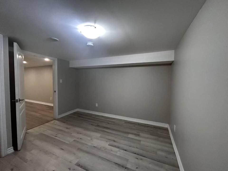 2 Elgin Cres #2 - Photo 5 of 12