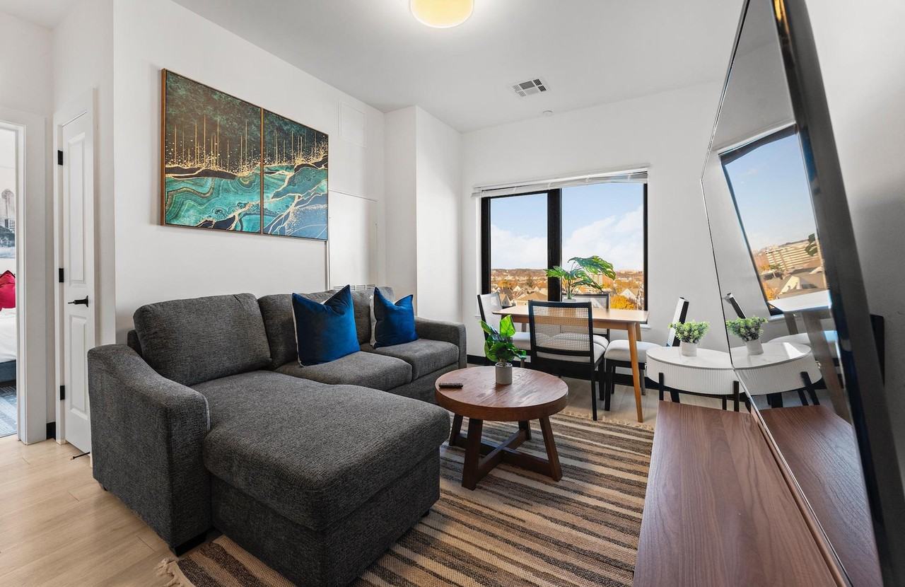 600 Broadway #1240271P - Photo 7 of 18