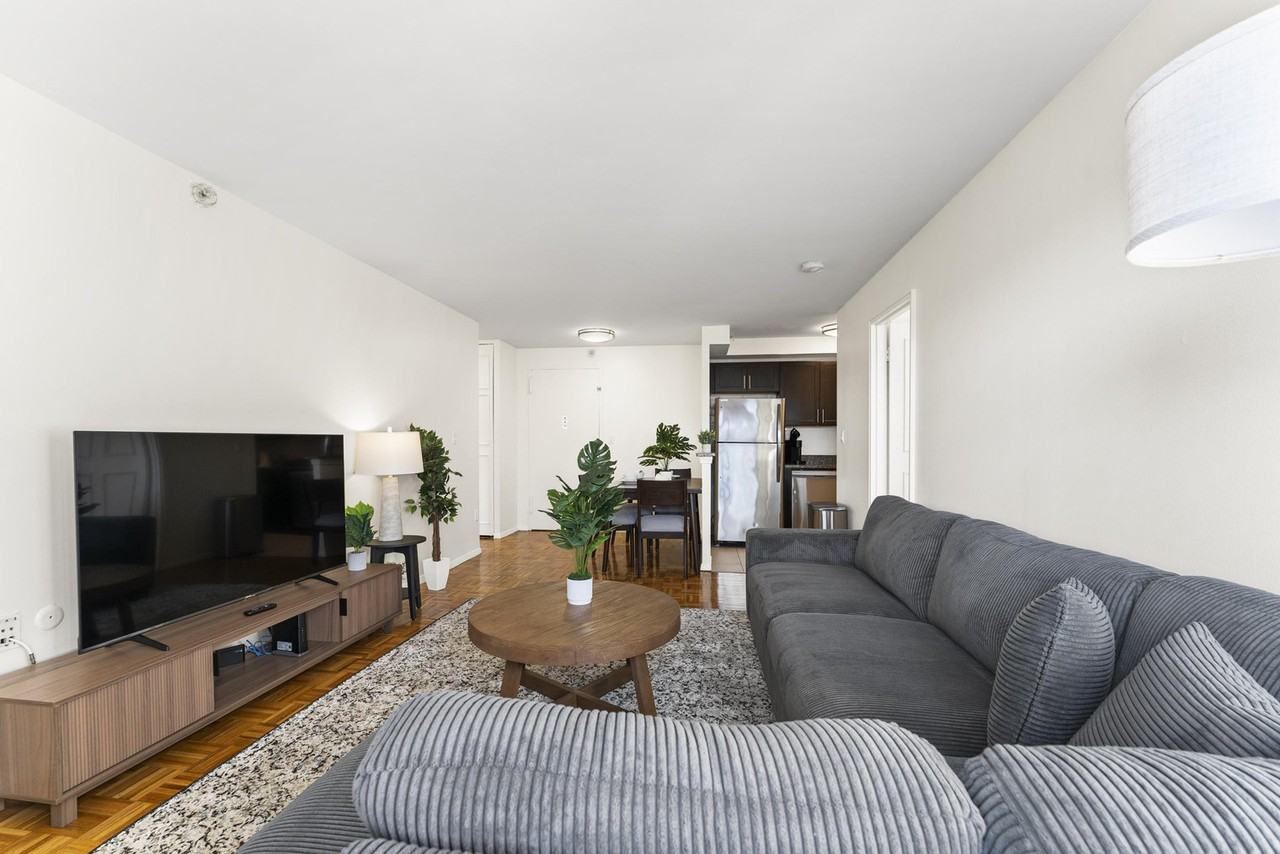 175 Freeman St #1240323P - Photo 6 of 31