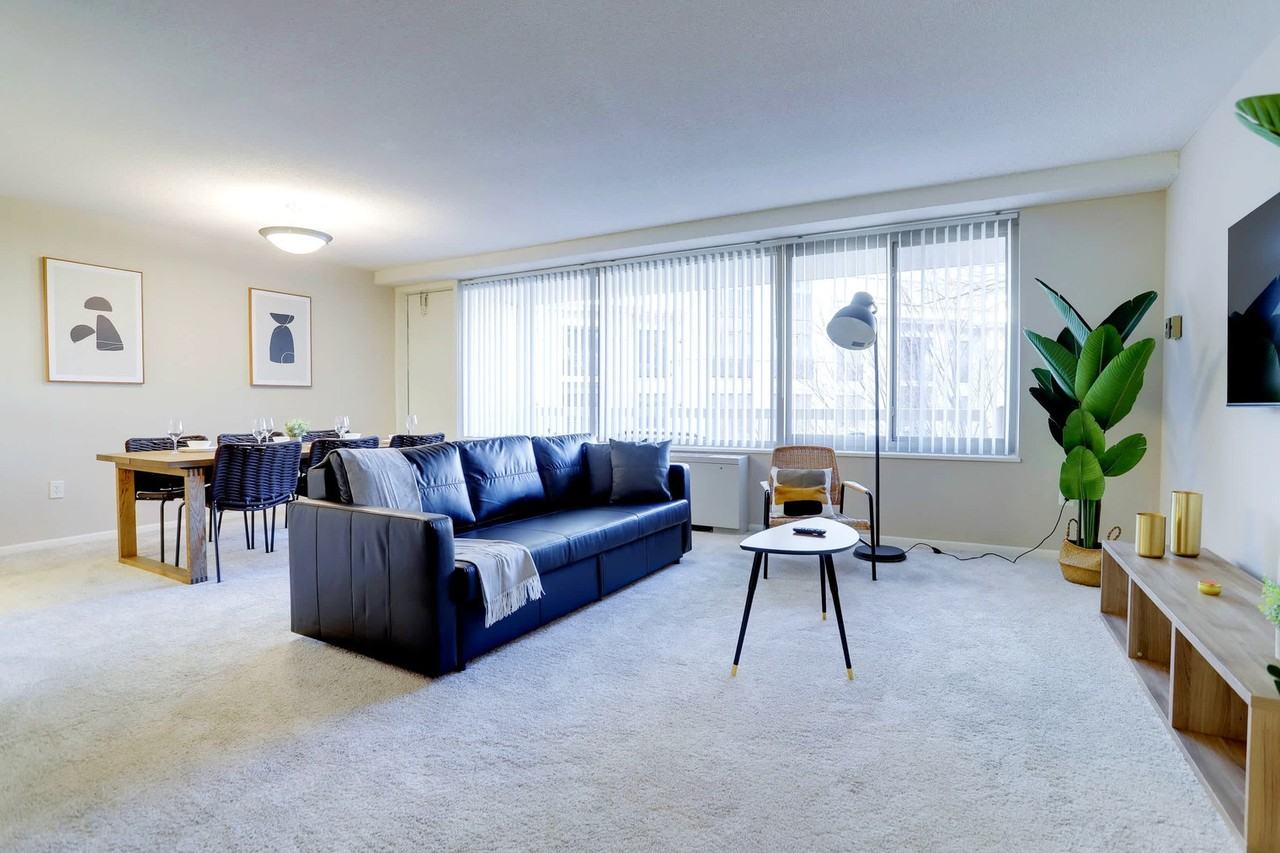 1600 South Eads Street - Photo 3 of 37