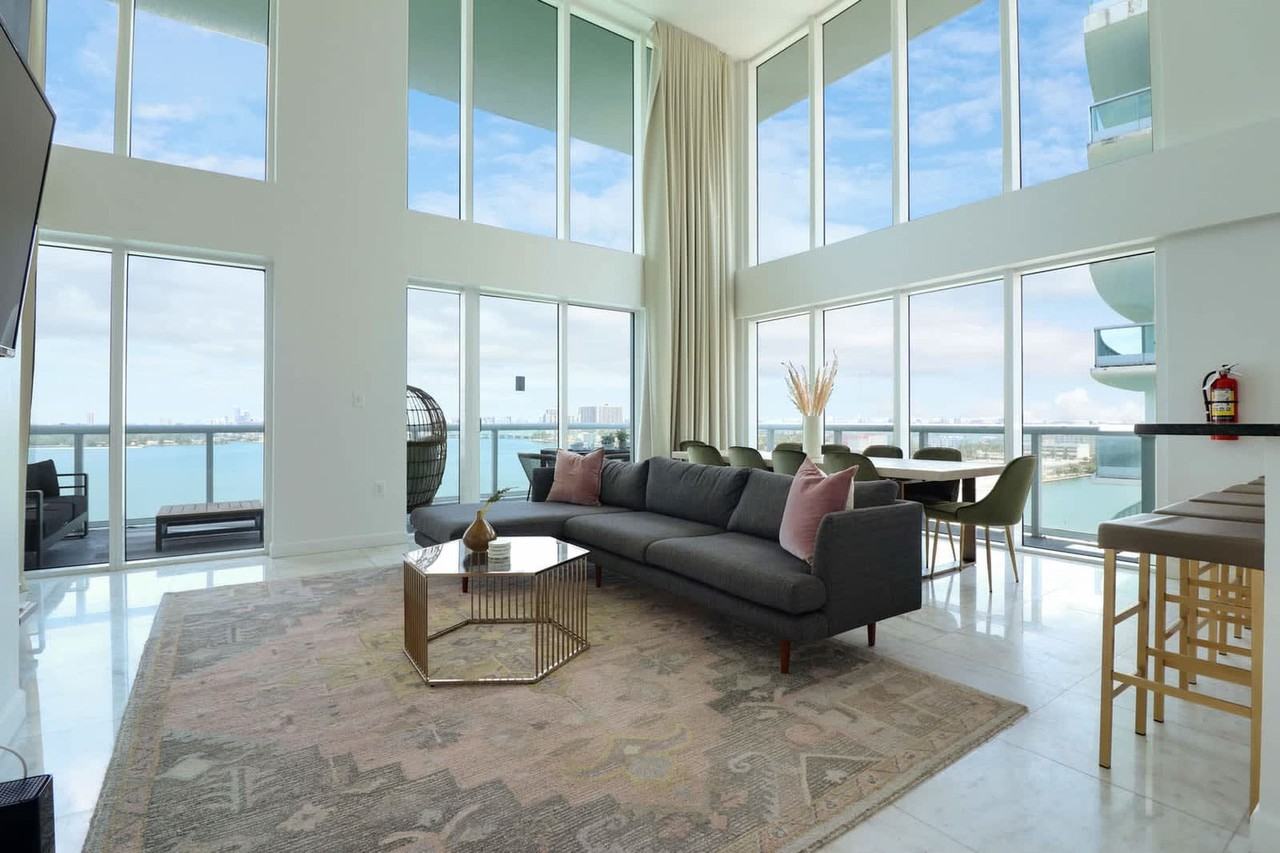 7939 East Drive - Photo 3 of 74