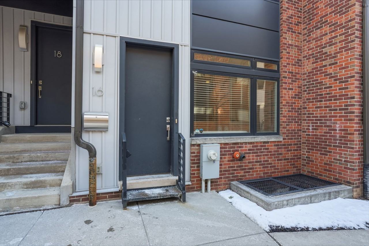 634 N 5th St #16 - Photo 2 of 38