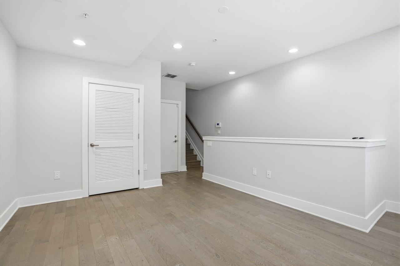 634 N 5th St #16 - Photo 4 of 38