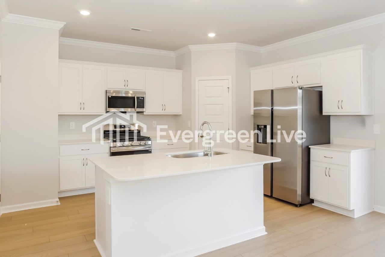 143 Fenwick Pl - Photo 5 of 16