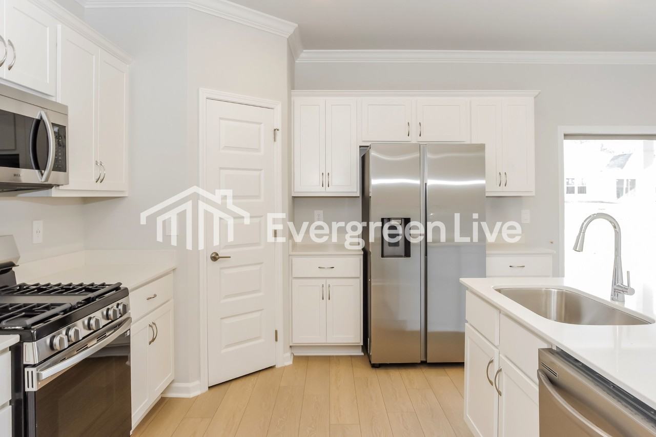 143 Fenwick Pl - Photo 6 of 16