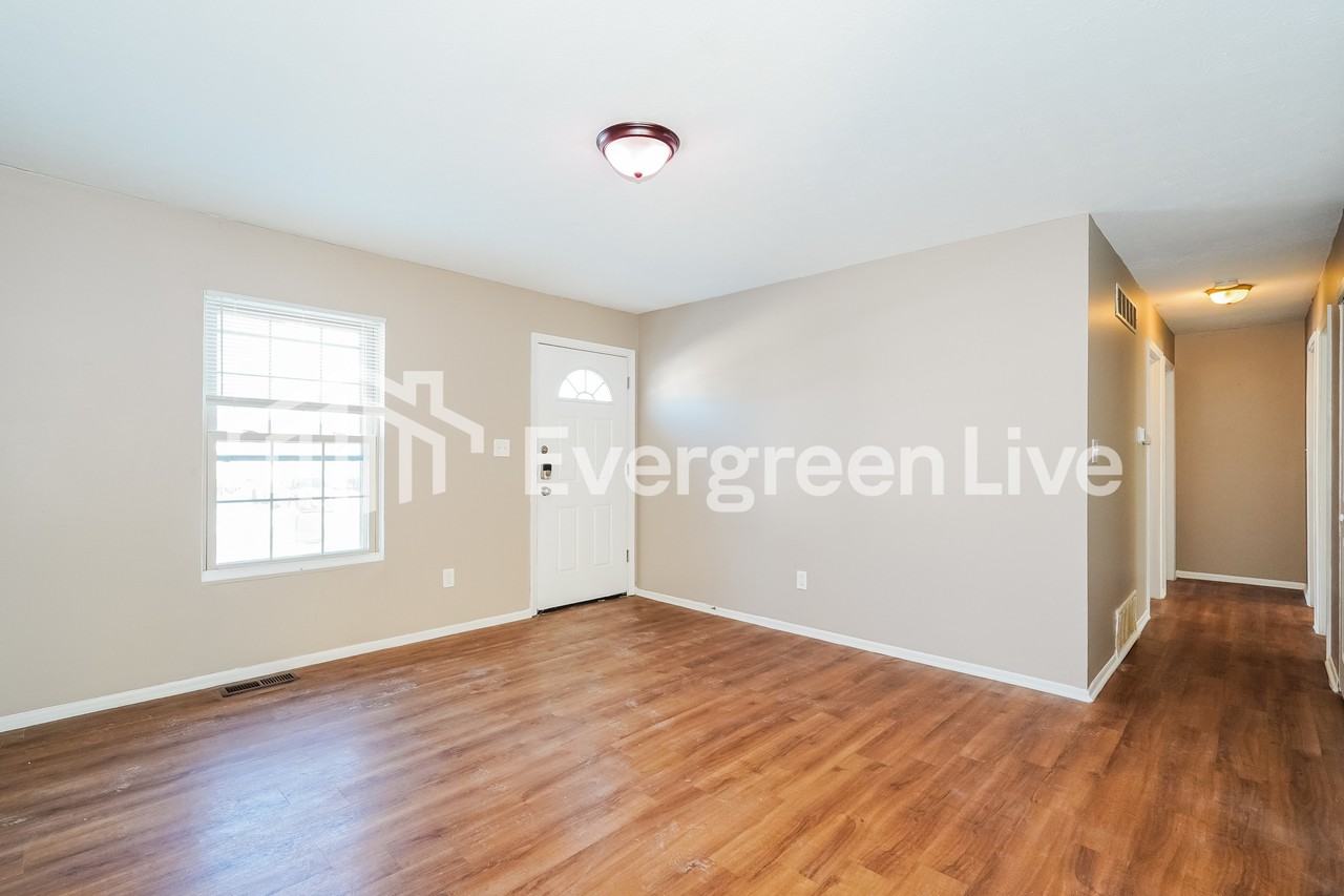 2503 Bethesda Ave - Photo 3 of 15