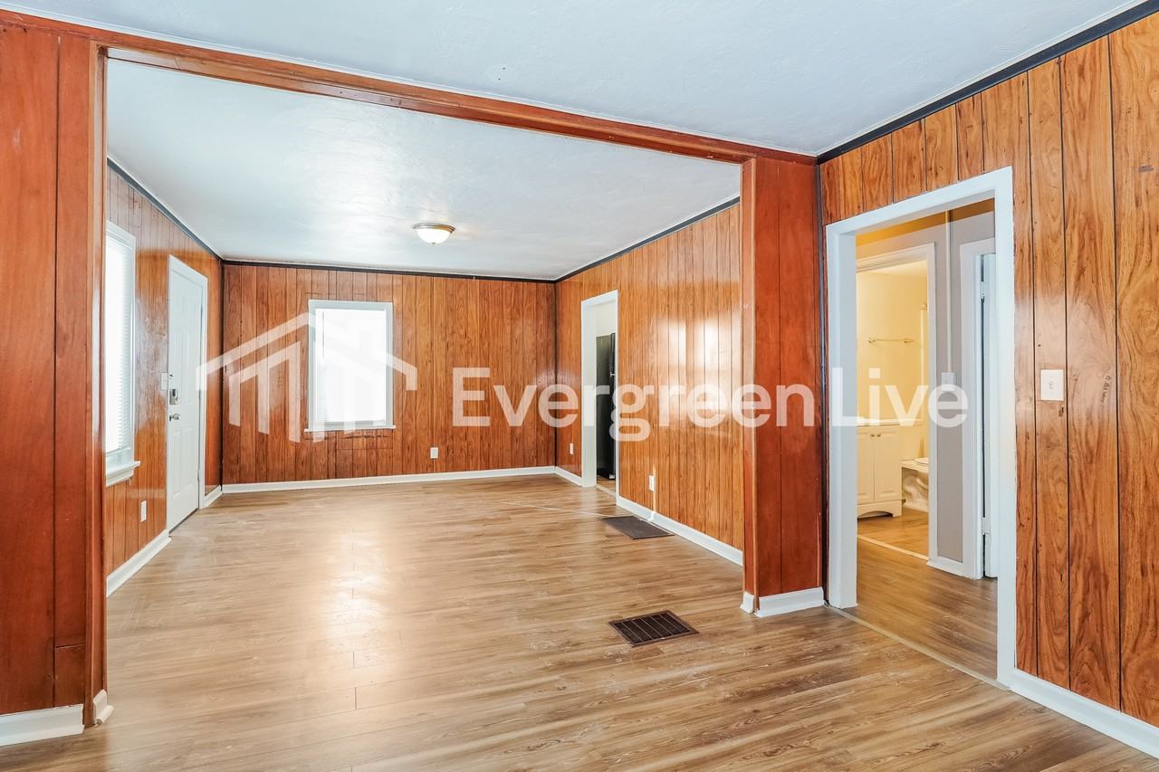 2543 Hiawatha St - Photo 5 of 15