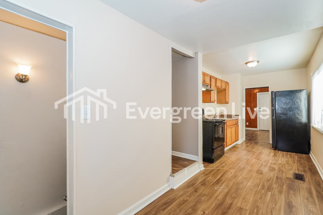 2543 Hiawatha St - Photo 7 of 15