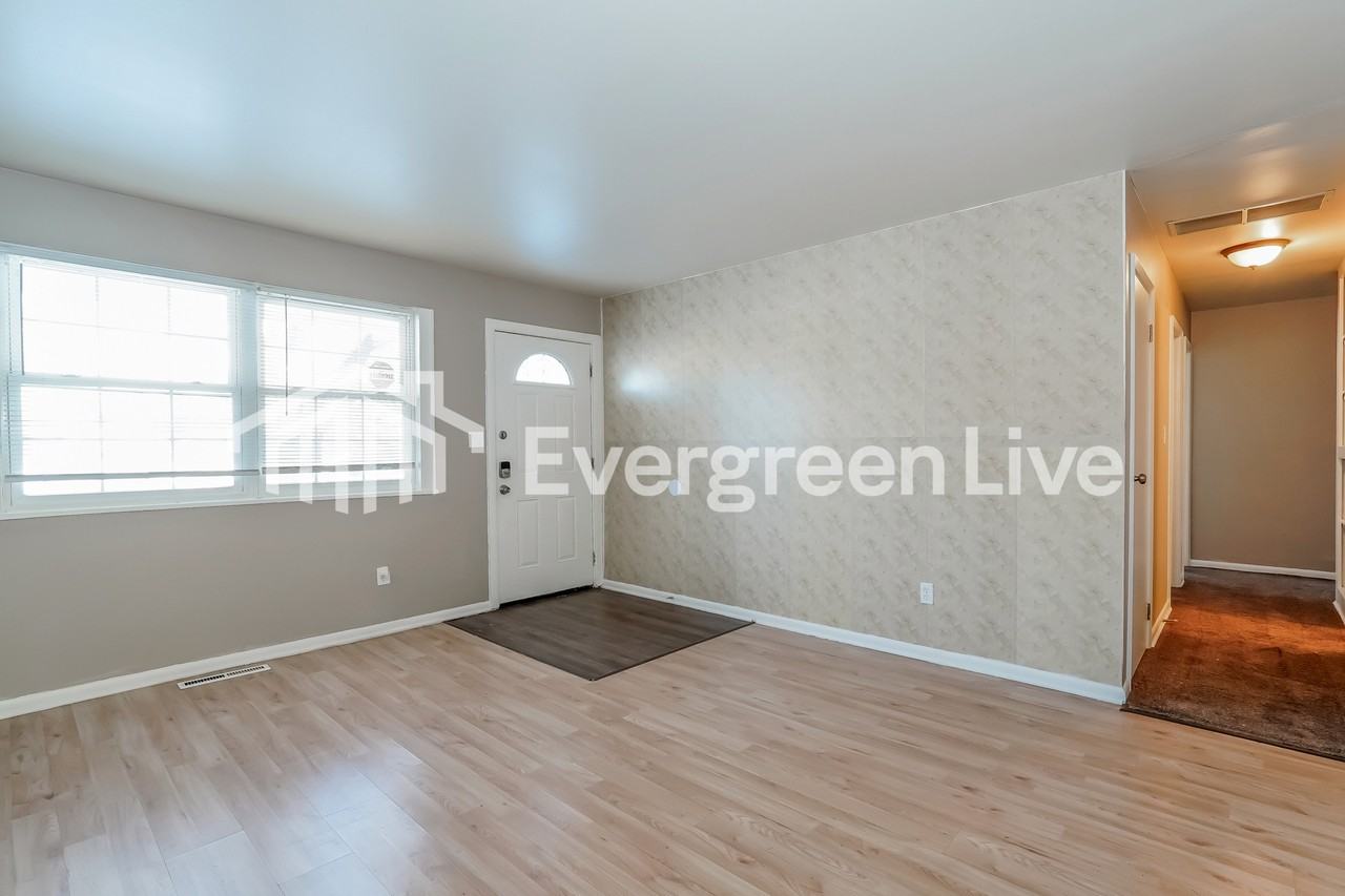 1906 Valcon Ave - Photo 3 of 15