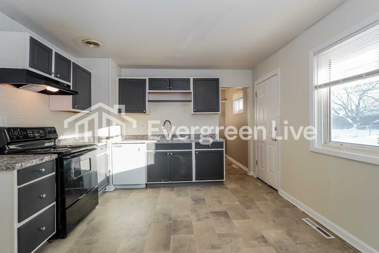 1906 Valcon Ave - Photo 4 of 15