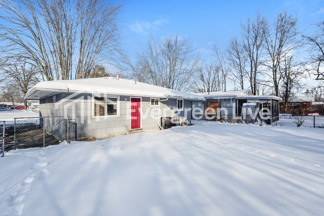 1906 Valcon Ave - Photo 3 of 15