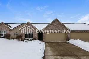 featured image of 2005 Lisa Walk Dr