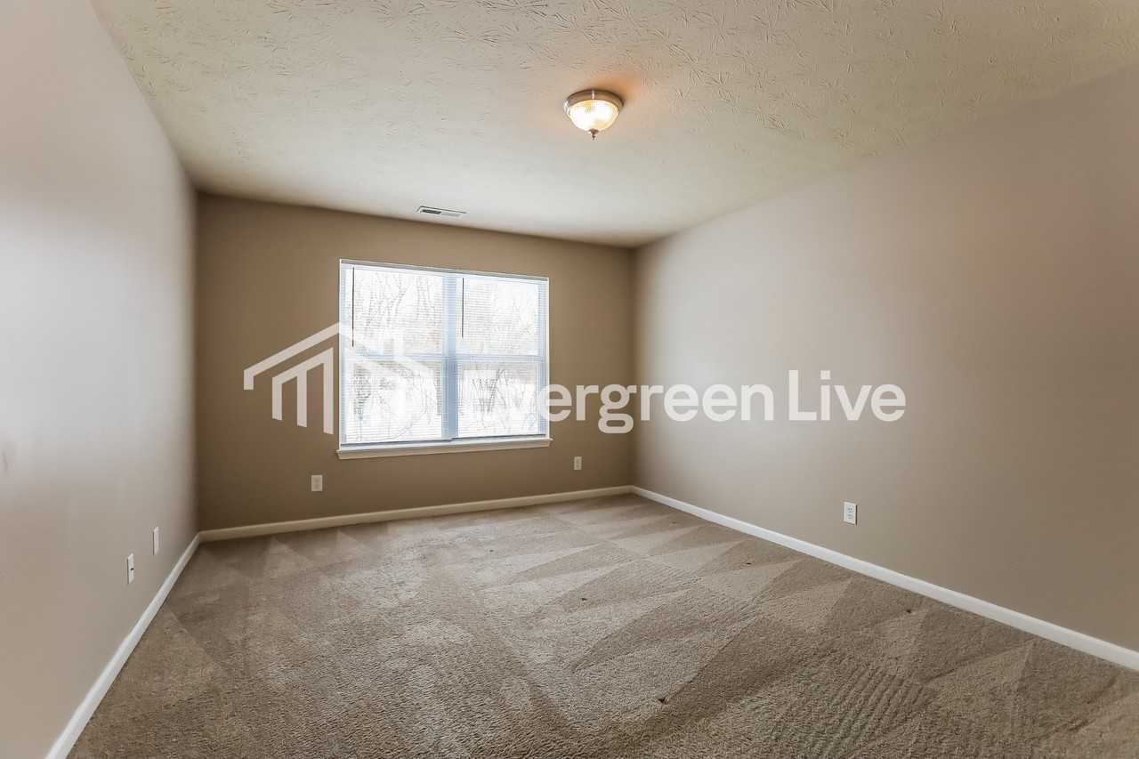 2005 Lisa Walk Dr - Photo 7 of 15