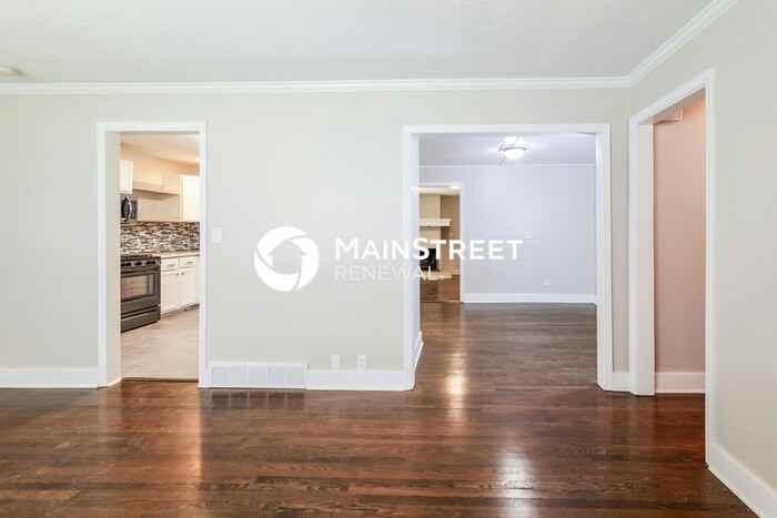 1405 Country Club Dr - Photo 3 of 17