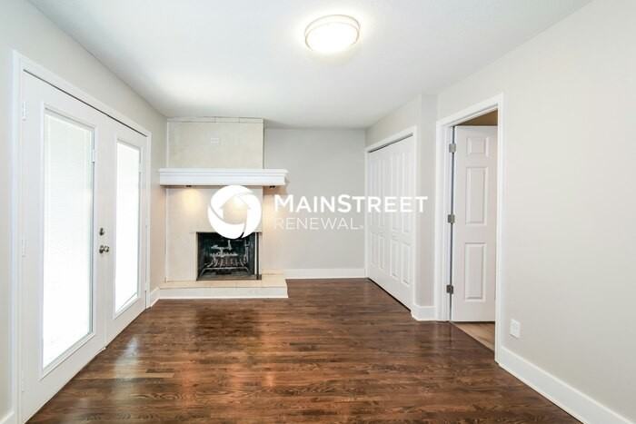 1405 Country Club Dr - Photo 6 of 17