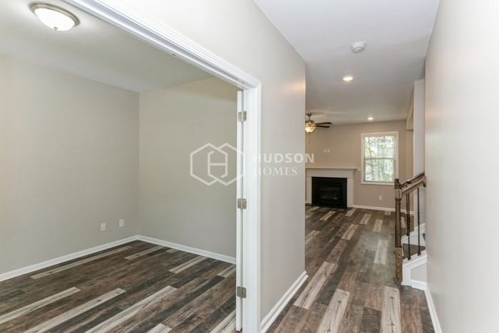 319 Lanier Ct - Photo 5 of 31