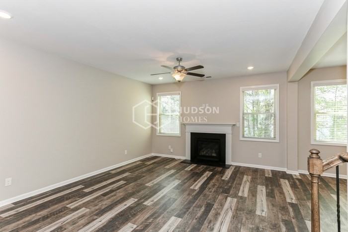 319 Lanier Ct - Photo 6 of 31