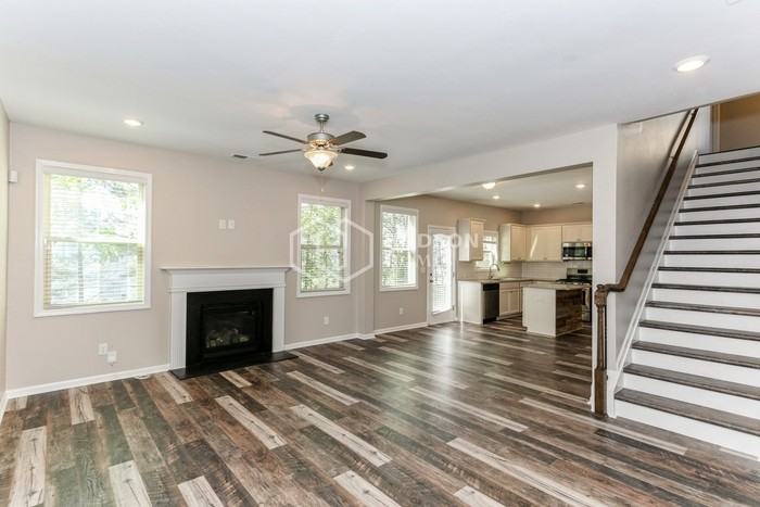 319 Lanier Ct - Photo 7 of 31