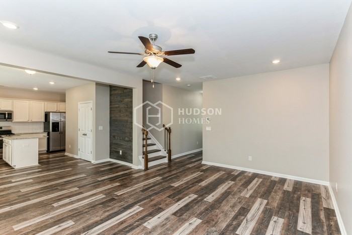 319 Lanier Ct - Photo 7 of 30