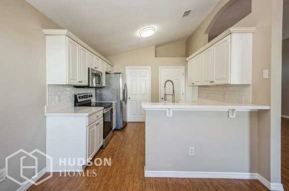 120 Rockhill Dr - Photo 4 of 19