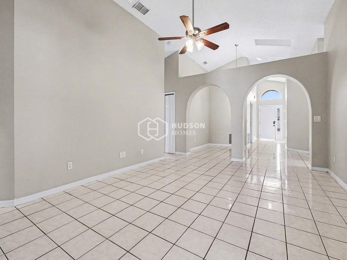 1555 Indian Oaks Trl - Photo 4 of 28