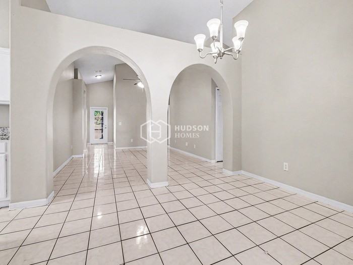 1555 Indian Oaks Trl - Photo 5 of 28