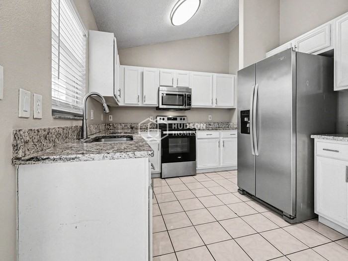 1555 Indian Oaks Trl - Photo 6 of 28