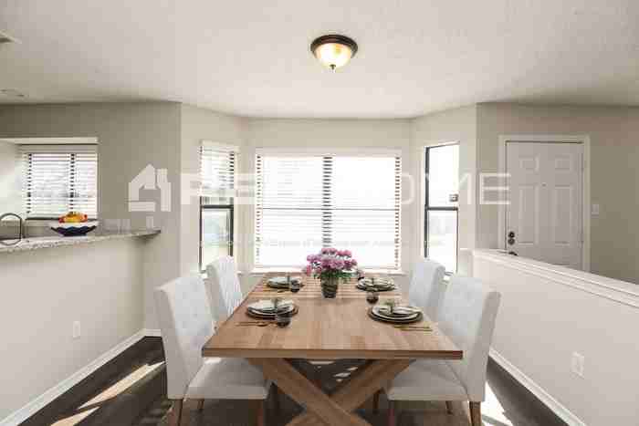 832 Ashmount Ln - Photo 3 of 18