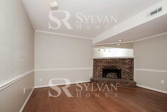 2435 Burgundy Dr - Photo 3 of 16