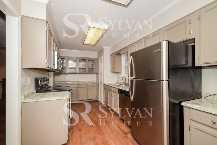 2435 Burgundy Dr - Photo 5 of 16